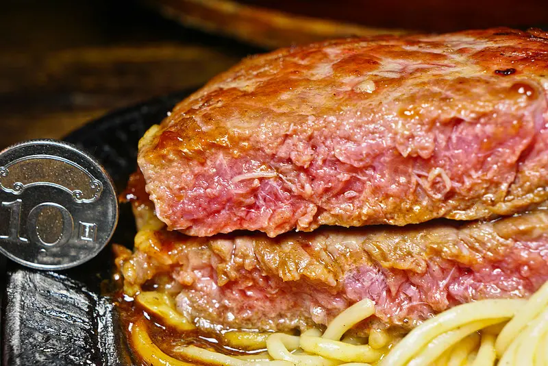台北車站牛排 平價又好吃的人从众厚切牛排館-南陽店