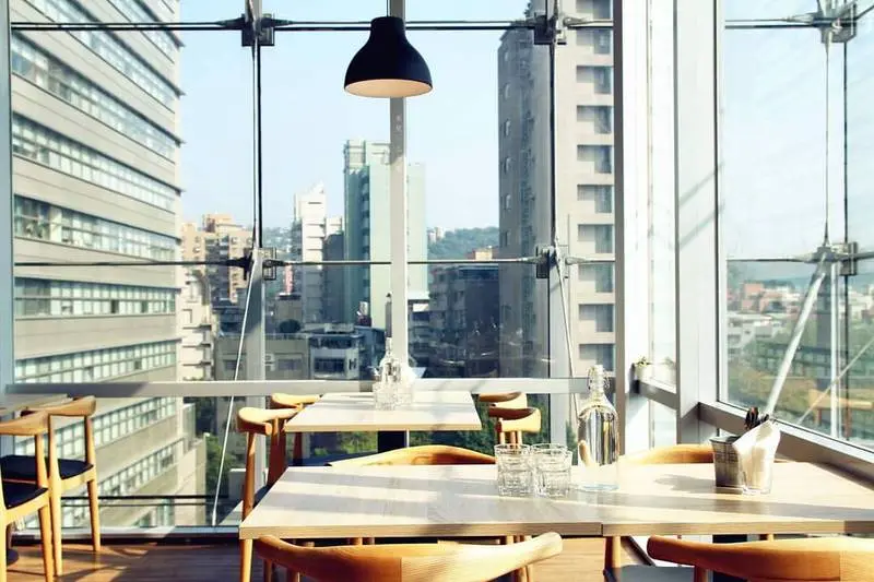 【台北市士林區。下午茶】omocafé 天母SOGO 早午餐下午茶 用餐環境佳 休息一下繼續逛 芝山捷運站
