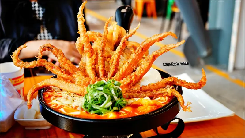 【魷魚大叔】１０１捷運站～來ＡＴＴ４ＦＵＮ體驗帳篷馬車韓式美食，環境寬敞，氣氛佳，必點花都開好了／真的蝦爆了／骰子牛肉／起司泡菜煎餅，超牽絲的美食