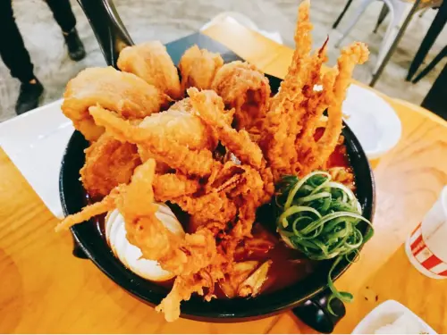 《台北❤️信義》魷魚大叔馬車店 UNCLES 2號店，花都開好了超霸氣魷魚上桌🐙