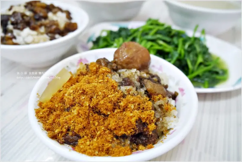 【高雄】米糕世家 熱河店‧鹽埕埔三代嫡傳 價格不貴就是小碗了點