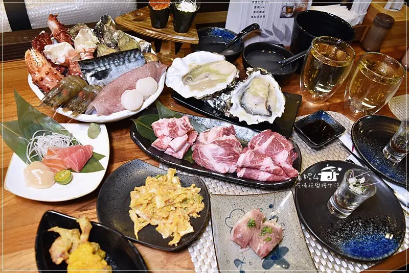 內湖帝一頂級燒烤吃到飽,出套餐了!帝王蟹搭配生蠔.黑毛牛.伊比利豬.吃很飽的海陸精華套餐只要$1180，共餐也可以喔~