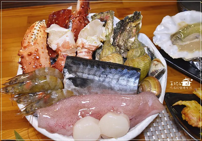 <內湖吃到飽>帝一帝王蟹吃到飽最新新菜單，帝王蟹套餐兩人共餐平均只花700出頭，超划算哩 - 真妮4吃喝玩樂燴生活