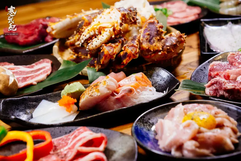 【中肯‧食記】帝一帝王蟹頂級燒烤吃到飽‧捷運西湖站｜1350+10%超強帝王蟹牛排燒烤吃到飽‧專人桌邊服務‧啤酒也能喝到爽喔！