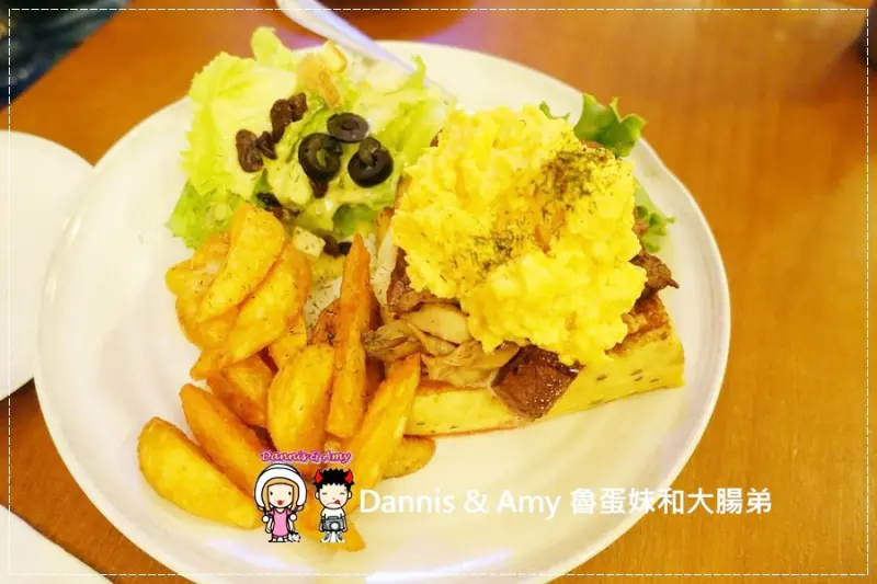 《分享新竹美食》貳樓餐廳 Second Floor Café-新竹店 x STEG慶生~服務好份量足夠適合聚餐 飲料無限續︱ （影片）