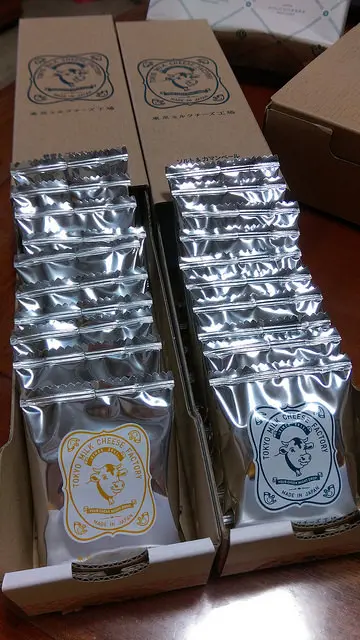 【日本．伴手禮】東京必買 ☆Tokyo Milk Cheese Factory☆ 超濃郁起司餅乾，鹹香滋味化不開～