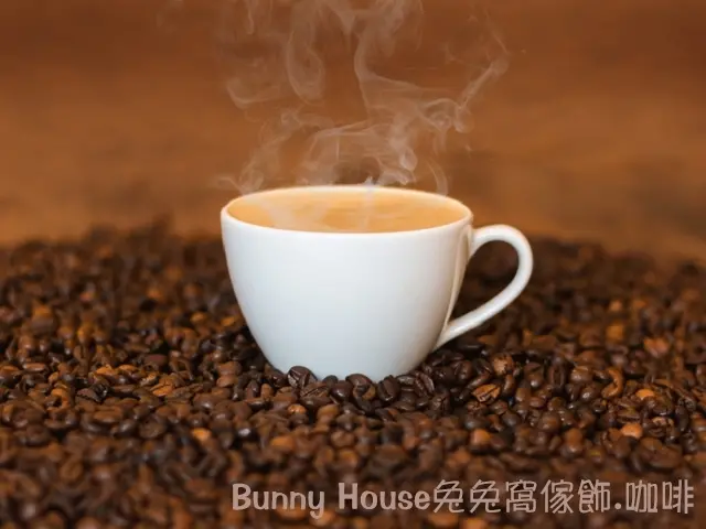 Bunny House 兔兔窩傢飾.咖啡 每週三咖啡第二杯半價~