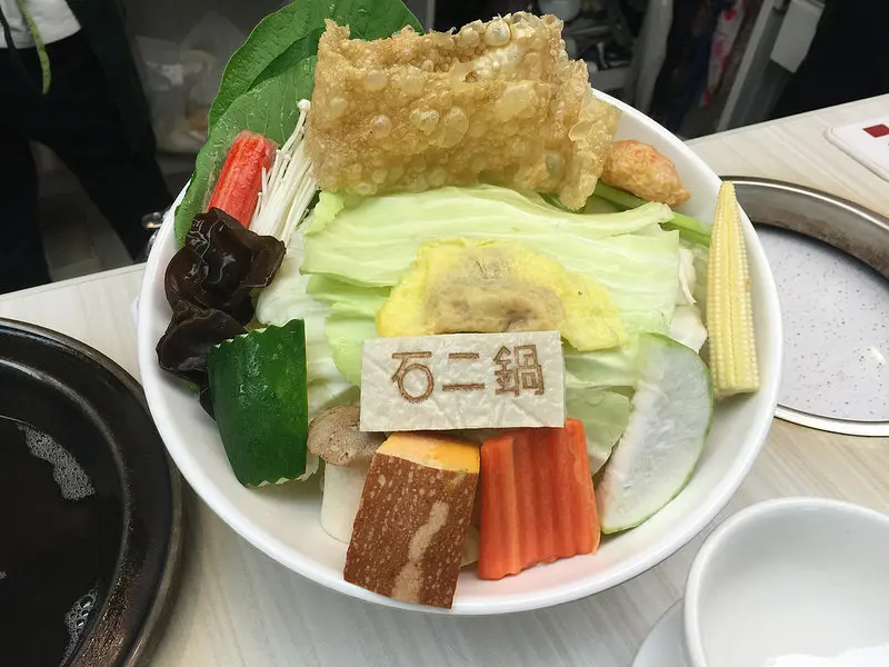 【台北食記】哪裡吃日式涮涮鍋~~王品石二鍋~~雪花牛肉鍋推薦，附上一杯檸檬冬瓜冰沙，超搭的（每一道食材都有產地追溯）