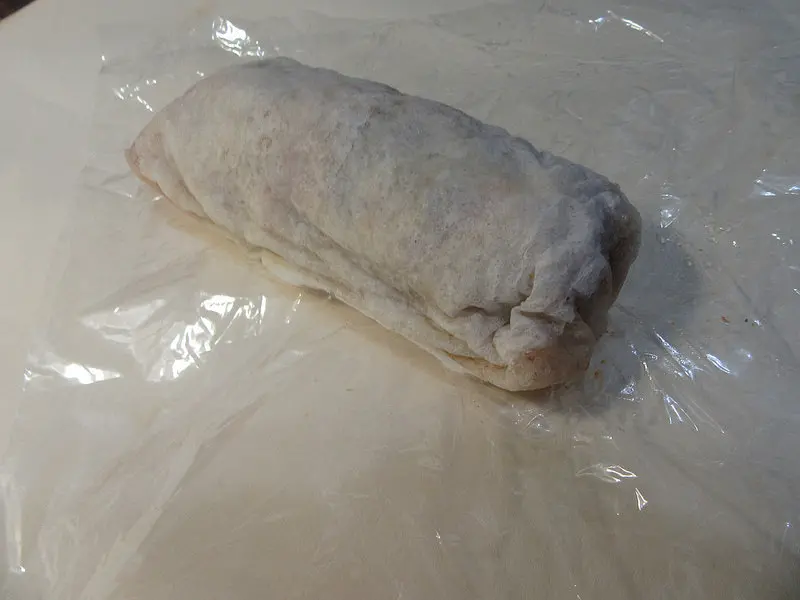 【新莊必吃美食】媽祖宮前的潤餅捲～～超人氣排隊美食