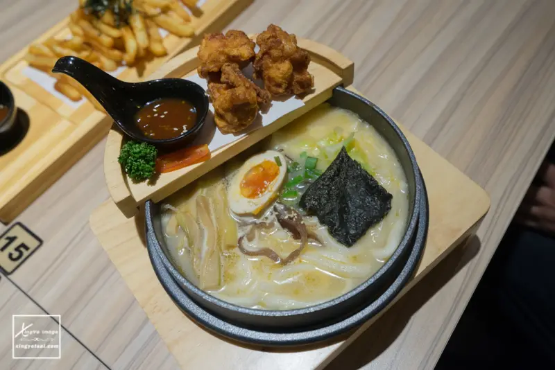 南投│簡約風～幸福餐點【天利食堂】烏龍麵/細拉麵/烤咖哩/日式絹豆腐鍋/擔擔麵/自助回收餐盤，宇治抹茶豆漿好喝！