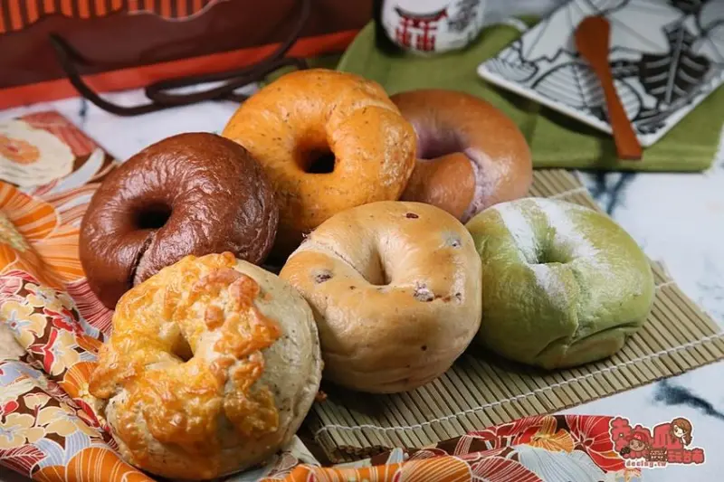 【台南伴手禮】貨櫃屋內的人氣排隊七彩貝果，連明星都愛的台南好滋味：甜蜜點-日式貝果專家 - 熱血玩台南。跳躍新世界