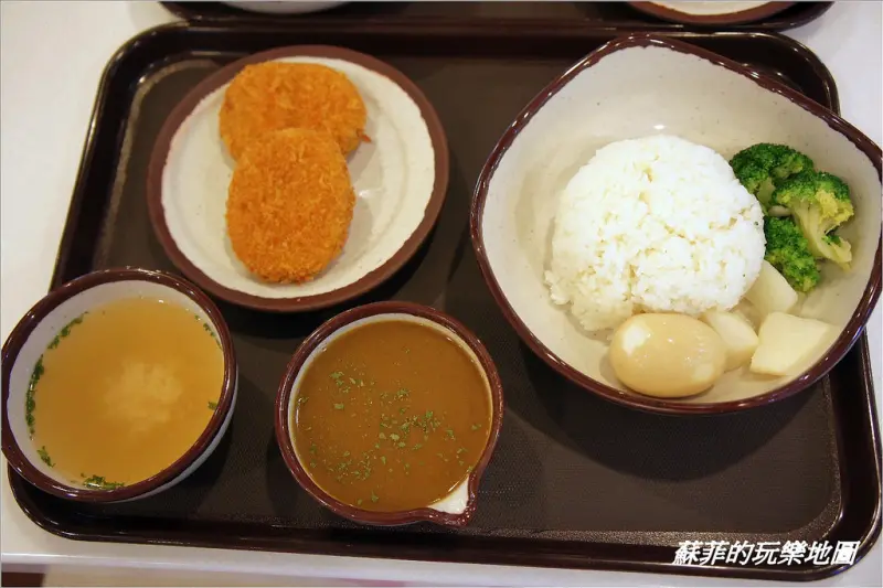 《內科平價美食》三時午咖哩屋內湖大潤發一店    可樂餅咖哩飯  豬太郎咖哩飯  均一價139元平民美食        