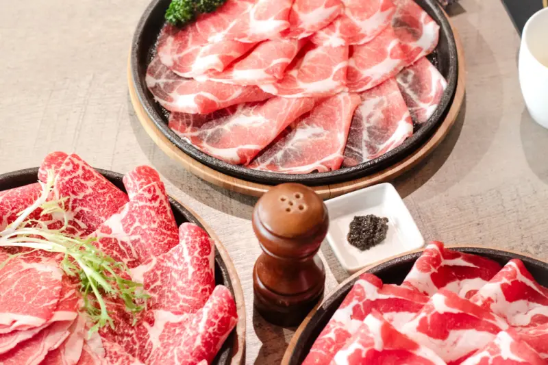 [台北美食] 初衷小鹿原味鍋物。一吃就愛上的蔬果熬製湯頭與鮮嫩欲滴的冷藏肉 // 捷運市政府站