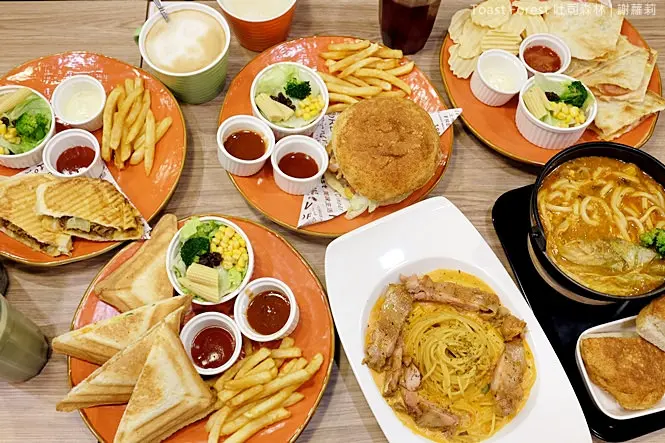 《台中♥食記》土司森林X美味之旅(南門總店)。中興大學附近平價推薦，豐富餐點就像讓味蕾進行一場有趣的旅行環遊全世界！