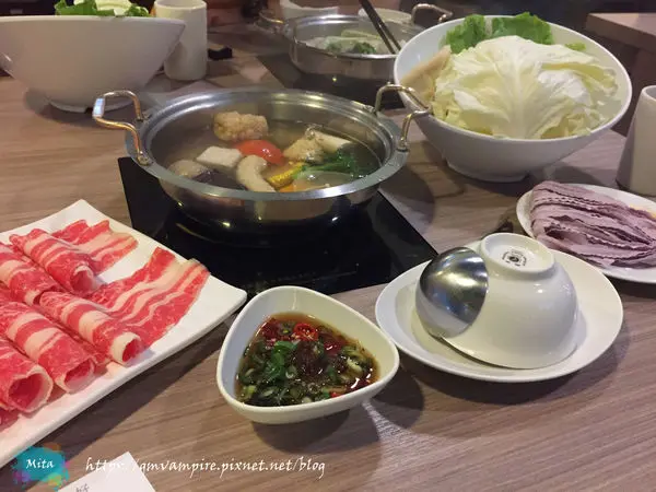 [食記・龍潭]好蒔鍋物Yum Shabu｜平價獨享鍋 蔬果高湯
