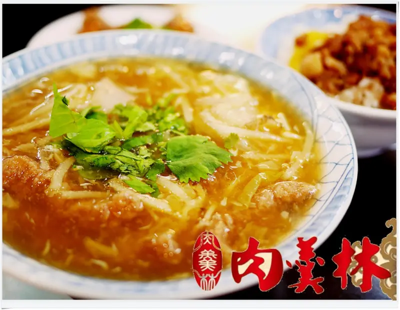 ◊ 古早味 樸實溫馨銅板小吃 自製肉羹 特製小菜紅油肉羹  ➩ 肉羹林 板橋 銅板美食