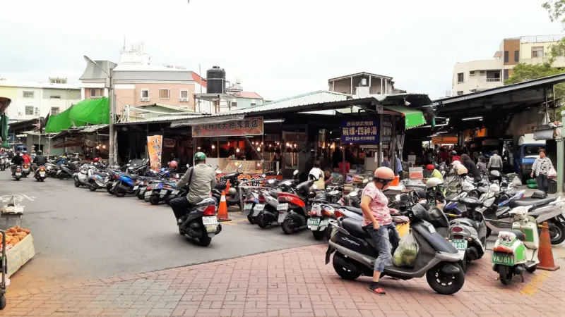 【‪台南市-‎南區‬】幸義滿月油飯  隱藏利南市場裡的幸福滋味