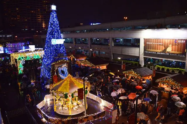 台北101耶誕市集~~引進自法國史特拉斯堡的百年聖誕市集．感受充滿異國風情的耶誕氣息