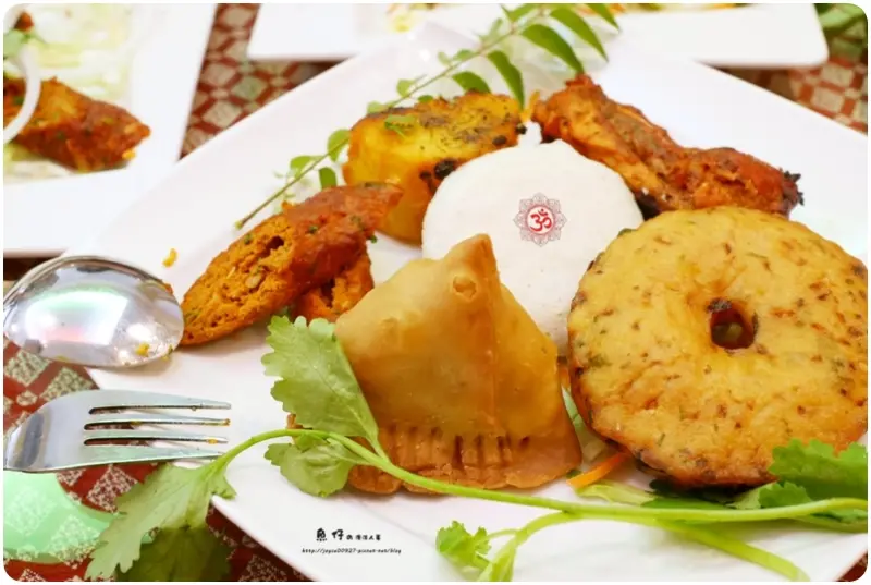 【台中.西區】Sree India Palace 斯里馬哈印度餐廳。本身印度人開的印度家常料理餐廳，沒吃過印度烤餅和咖哩別說自己吃過印度餐廳(文末優惠)