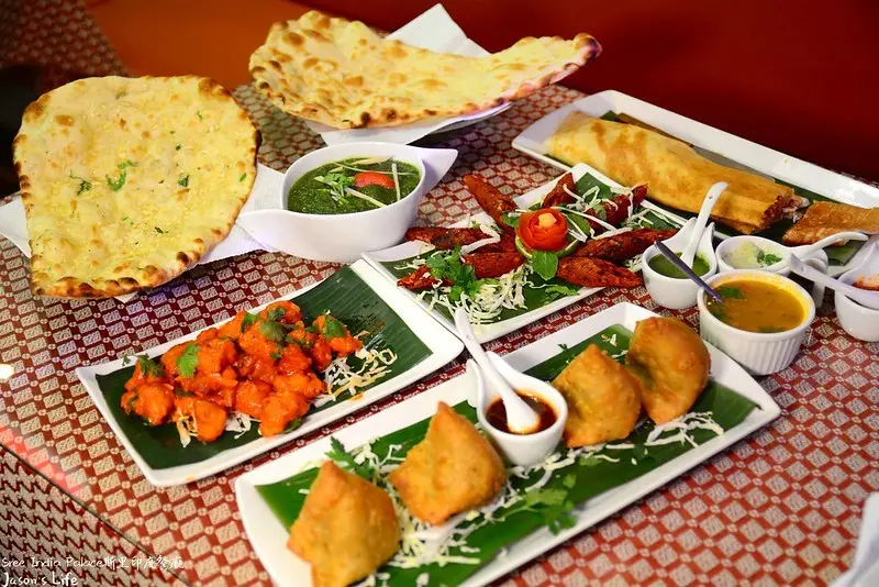 【台中西區│美食】正統印度異國料理餐廳，嚐遍各種咖哩料理，烤餅超推薦。Sree India Palace斯里印度餐廳