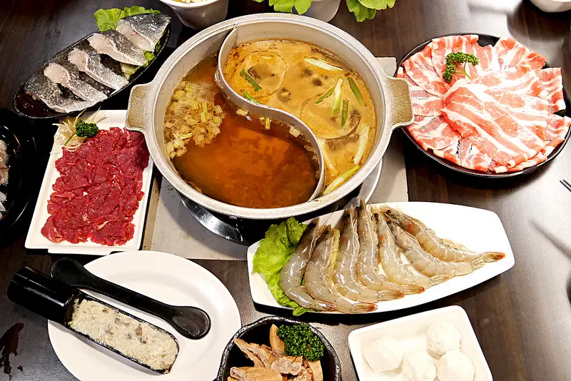 [新北板橋]台南溫體牛在板橋赤哥汕頭火鍋也吃的到拉