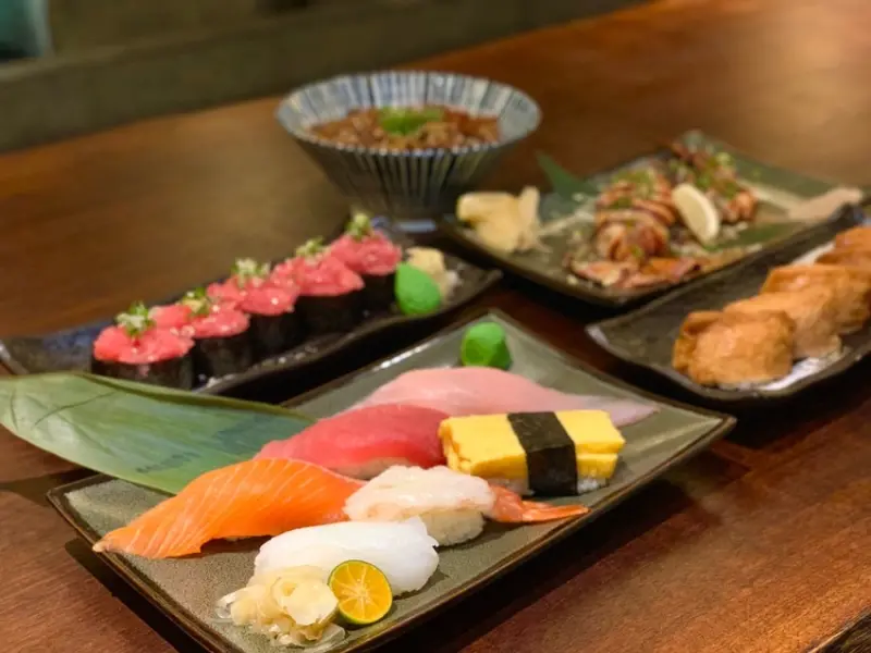 打狗霸日式料理TAKAO1972｜霸王握壽司！新鮮厚實生魚片！筷子夾不穩的驚人份量！高CP值日式料理！台北西門壽司推薦、台北西門日本料理推薦