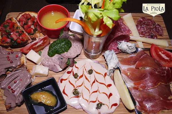 ◆台北東區【La Piola Taipei 義大利餐廳】聖誕跨年首選北義風味義式料理。東區義大利餐廳。東區約會餐廳。東區餐酒館。捷運國父紀念館美食