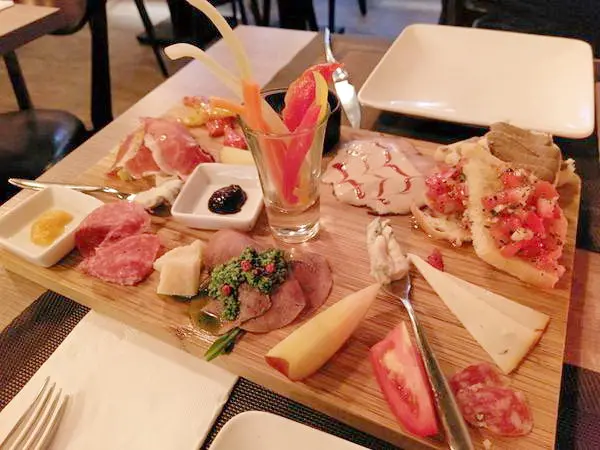 La Piola Taipei 義大利餐廳-台北巷弄內的義式餐館 餐點很正統 主廚好親切 聖誕節快到了 趕快帶著另一半去用餐              