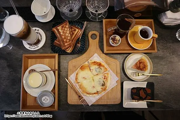 台中北區咖啡推薦【熊喝咖啡】香醇手沖咖啡以及濃郁手作甜點 度過愉悅的幸福時光 不定期舉辦手沖咖啡課程哦！