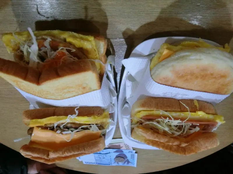 食尚小咪 ♥ 【韓國第一品牌吐司ISAAC○台灣也可以吃的到! ISAAC松山店三明治專賣店已開幕 往往每到韓國必吃的知名早餐店台灣也有拉 大家有福囉!】康和期貨小咪李貞儀