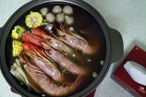 高雄鳳山區=<吃飽>我家帶皮羊肉海鮮燒烤~誰說羊肉店只能賣羊肉，生猛海鮮帝王蟹讓你爽歪歪，天使紅蝦讓你吃到笑嘻嘻！=