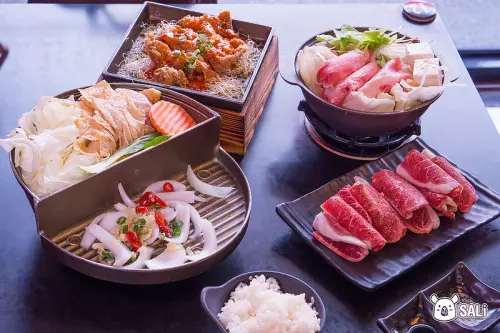 彰化 天香皇品花壇店｜平價小火鍋超值享受 超夯火烤兩吃鍋、一鍋一燒及壽喜燒，店內白飯、飲料、冰品無限供應