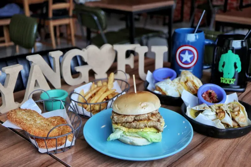 『桃園八德美食』洋福 YANG FU｜漢堡、蛋捲餅，早午餐～近桃園愛買、武陵高中、IKEA，價格很平實的高CP餐點！