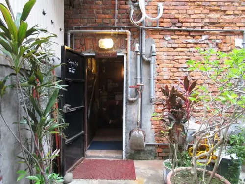 【信義安和站】二樓發現頹廢的老靈魂~Congrats Café