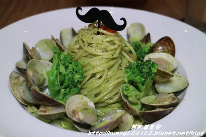 【台北大安區】平價複合式餐廳『Whos Tea 鬍子茶 / 台北復興南店』桌遊/捷運科技大樓/愛評體驗團