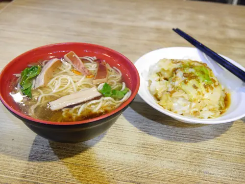 位於安居街的通化街魷魚羹(韓國羹)?六張犁美食高麗菜超甜