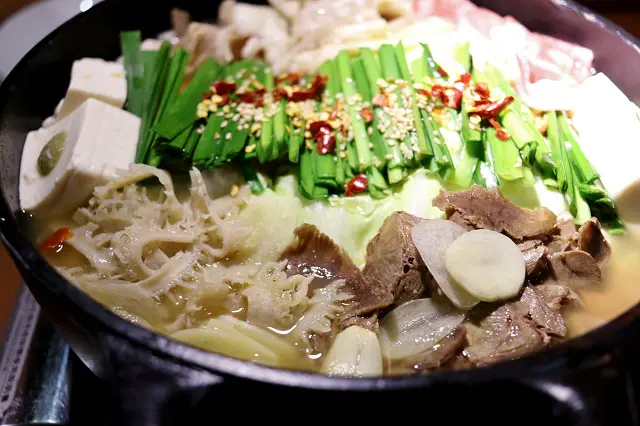 【台北美食】燒肉 もつ鍋 東京新鮮お肉問屋 西頭-『中山站』日本超人氣味噌牛腸鍋．每日限量厚切牛舌