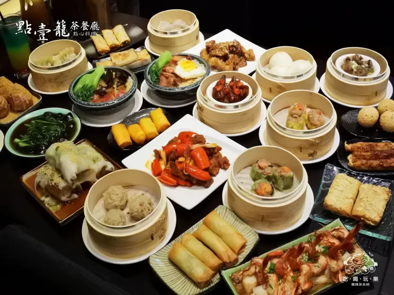 《美食推薦》【桃園】點壹籠茶餐廳。桃園中正夜市商圈美食 新開幕平價港式飲茶點心料理 超推黯然銷魂飯 奶香螺絲捲 蔥花炸兩腸粉 香檳肉排 左宗棠雞 桃園必吃美食推薦