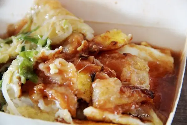 阿宏蚵仔煎，料多實在的小攤子。