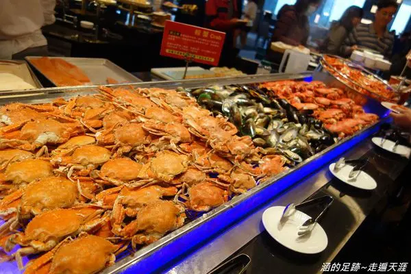 [食記] 台北 - 漢來海港自助餐廳(天母店) ~ SOGO天母店新開幕搶先看，CP值高下午茶