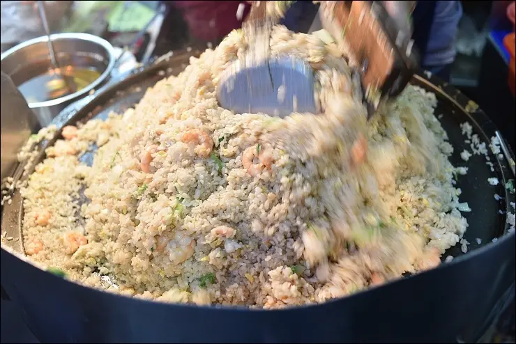 《新莊美食景點》後港一路49巷蝦仁炒飯蚵仔煎&嘉義炒飯蚵仔煎&正港雲林鵝肉大王&雙喜饅頭~下新莊炒飯堆成山美食四連彈！