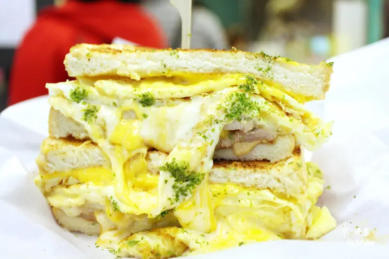 [ 西門站美食 ] 淺藍 ×金花碳烤吐司專賣～美味大份量高cp值台北熱門排隊早餐