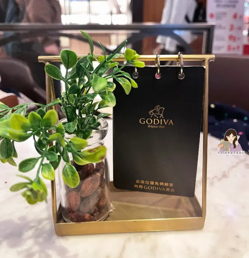 【霜淇淋推薦】GODIVA 期間限定霜淇淋，巧克力霜淇淋濃郁
