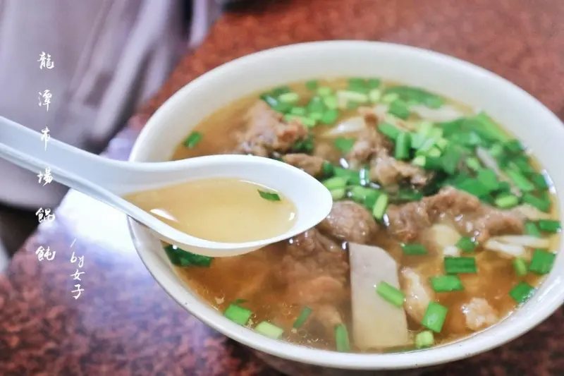 【桃園龍潭】龍潭市場餛飩 /芋頭排骨酥麵 /龍潭在地人早餐