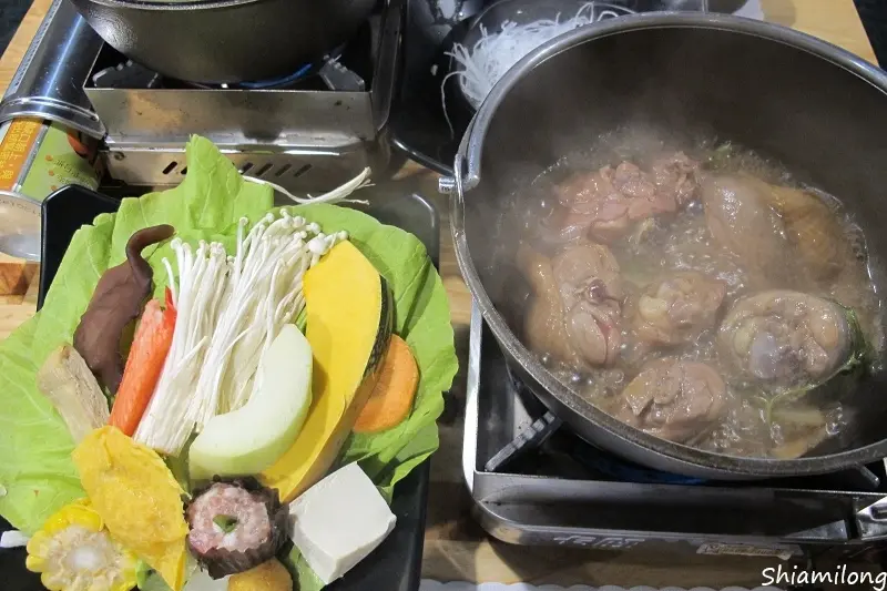 【台南】中西區 ★ 毛竹鍋物 - 一鍋兩吃的紹興土雞鍋，乾鍋濃厚酒香，加入昆布高湯、火鍋料後變成不沾醬也很美味的火鍋