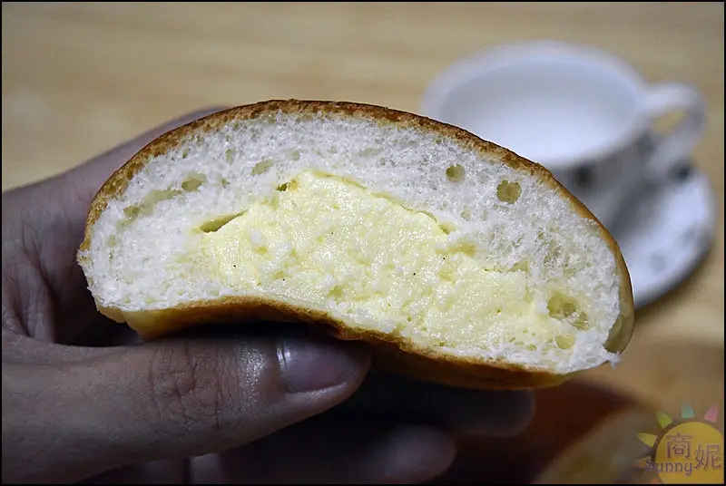 台中好吃麵包店。麵包時刻忠明店。使用日本鳥越麵粉法國藍絲可奶油手工製作少油少鹽少糖的健康美味麵包@sunny吃喝遊樂