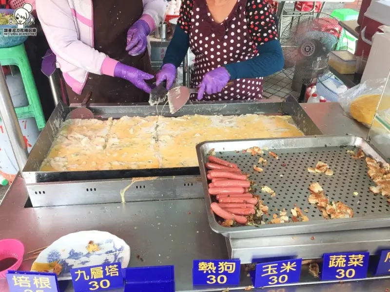 吃-左營。溢香溱古早味蛋餅，秒殺的麵糊蛋餅、早餐