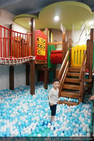 【食記】高雄鳳山_小蝦米親子餐廳@三種樓層的不同玩法 今天你要選哪一種呢