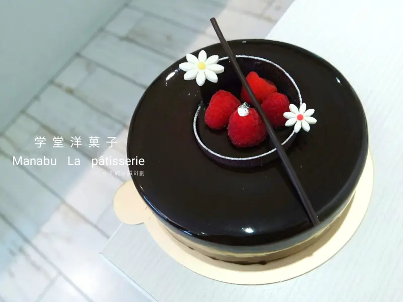 學堂洋菓子專門店Manabu La pâtisserie，走進日式簡約純白空間帶一份6吋荔枝貴妃蛋糕|熱蛋糕|鐵板蛋糕|下午茶▲女子的休假計劃▼