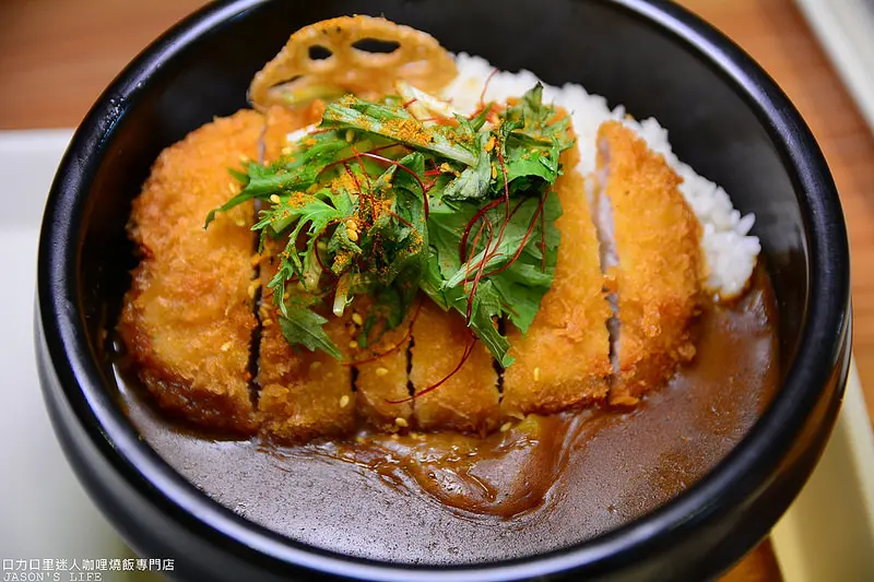 【台中│美食】豐原東勢美食推薦，咖哩燒鍋湯麵熱呼呼登場，平日限定丼飯太吸引人。口力口里迷人咖哩燒飯專門店(豐原愛買店)